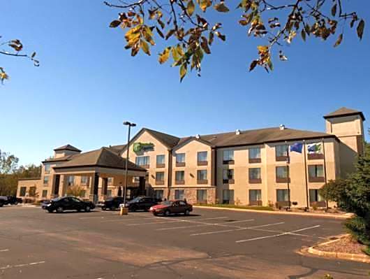 Stay Suites formerly known as Days Inn & Suites by Wyndham La Crosse-Onalaska