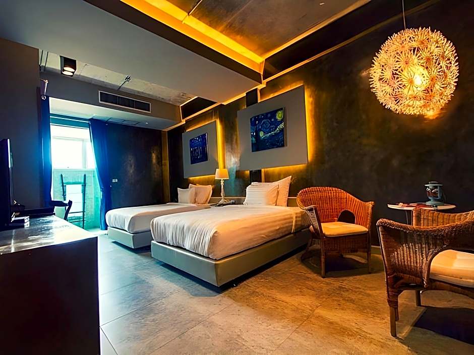 Kroque Boutique and Bistro Hotel