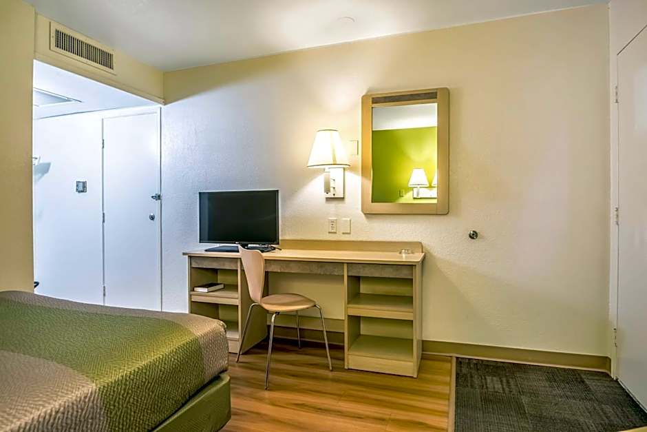 Motel 6-Pueblo, CO - I-25