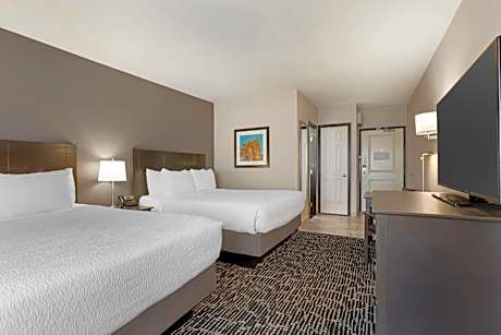 Corner Queen Room with Two Queen Beds