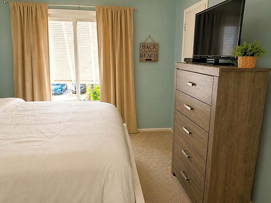 Waterfront Resort Condo w Beach