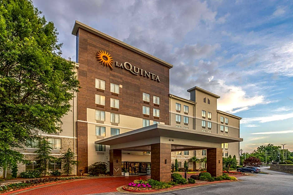 La Quinta Inn & Suites by Wyndham Atlanta Airport North