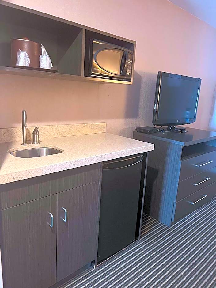 Best Western Plus Rama Inn