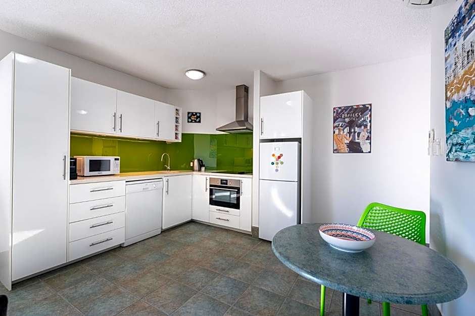 Noosa River Sandy Shores Hotel