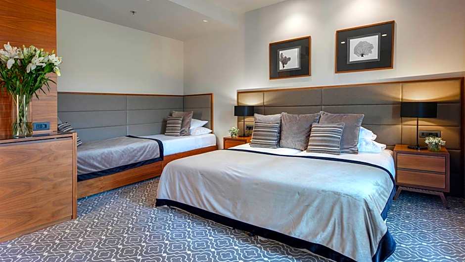 Royal Ariston Hotel