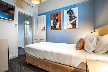 Studio with Single Bed