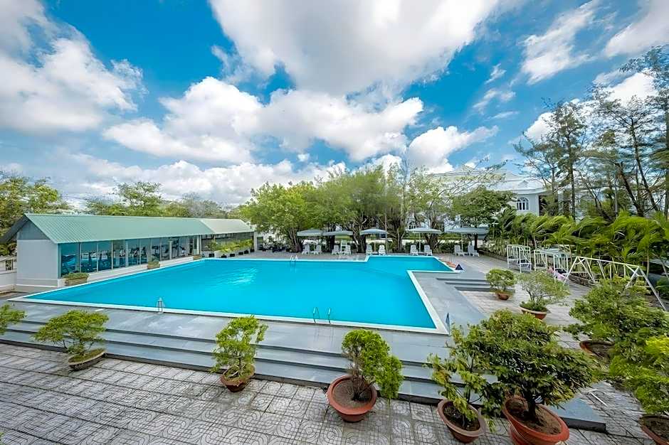Van Phat Riverside Hotel