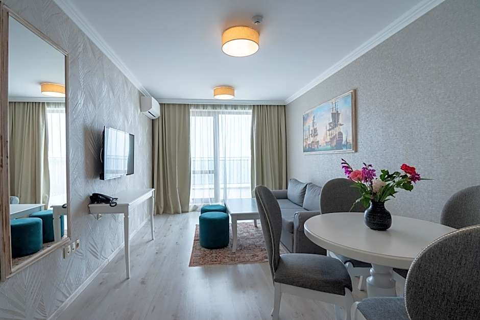 Maria Palace Complex