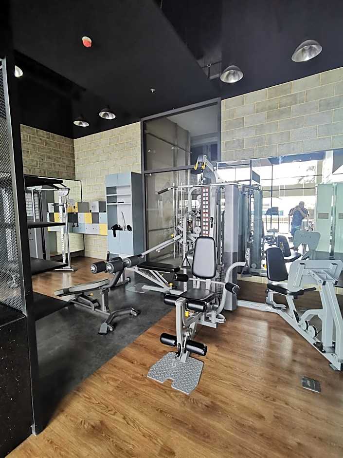 Baseline Premier - Studio with mountain view