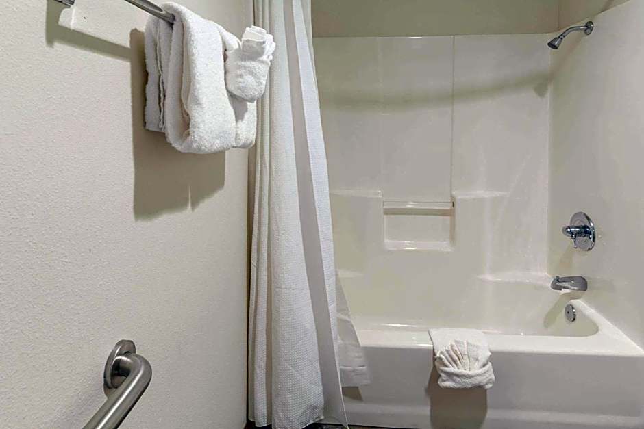 Travelodge by Wyndham Depoe Bay