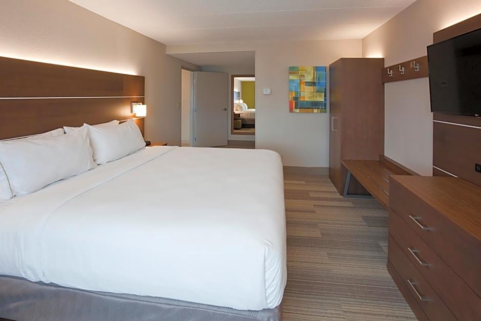 Holiday Inn Express Roseville-St. Paul By IHG