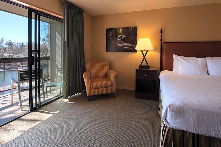 Riverside Inn