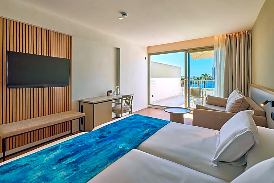 Universal Hotel Romantica