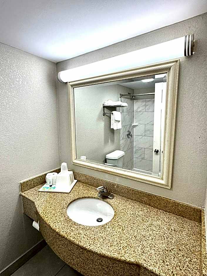 Americas Best Value Inn Tulsa at I-44