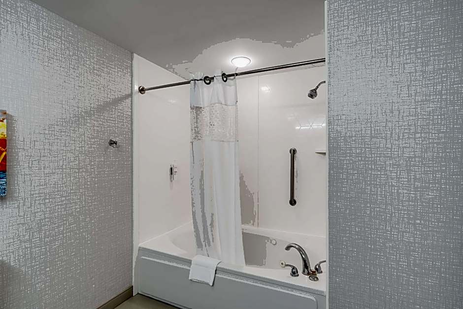 Hampton Inn By Hilton Bloomington West