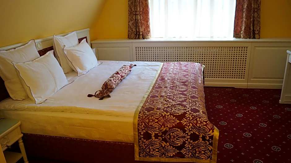 Complex La Tunuri - Vila Economat