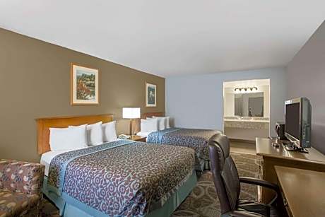 Queen Room with Two Queen Beds - Non-Smoking