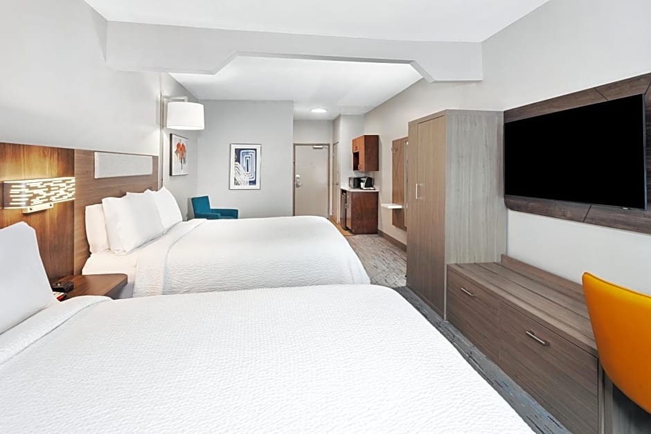 Holiday Inn Express & Suites Carmel North  Westfield By IHG