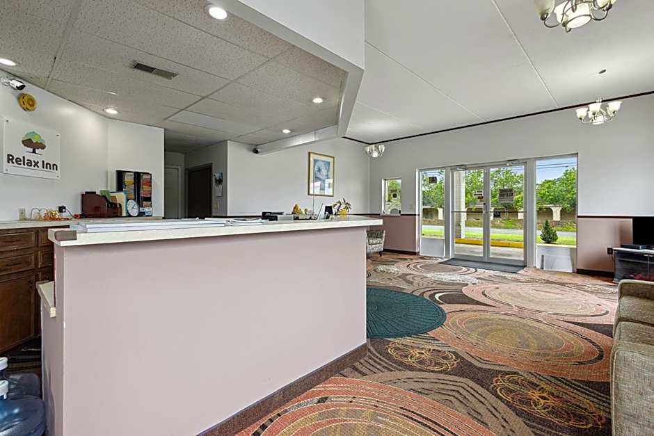 Relax inn by OYO Greeneville Near Hwy US-321