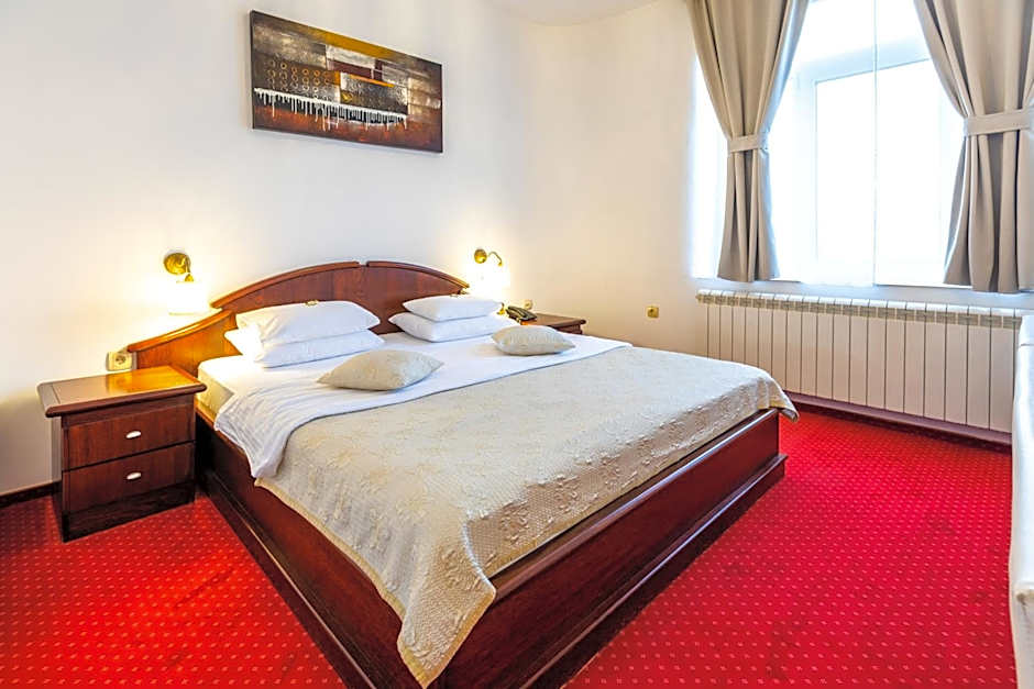 Garni Hotel Royal Crown