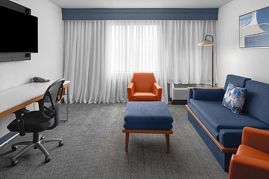 Courtyard by Marriott San Diego Central