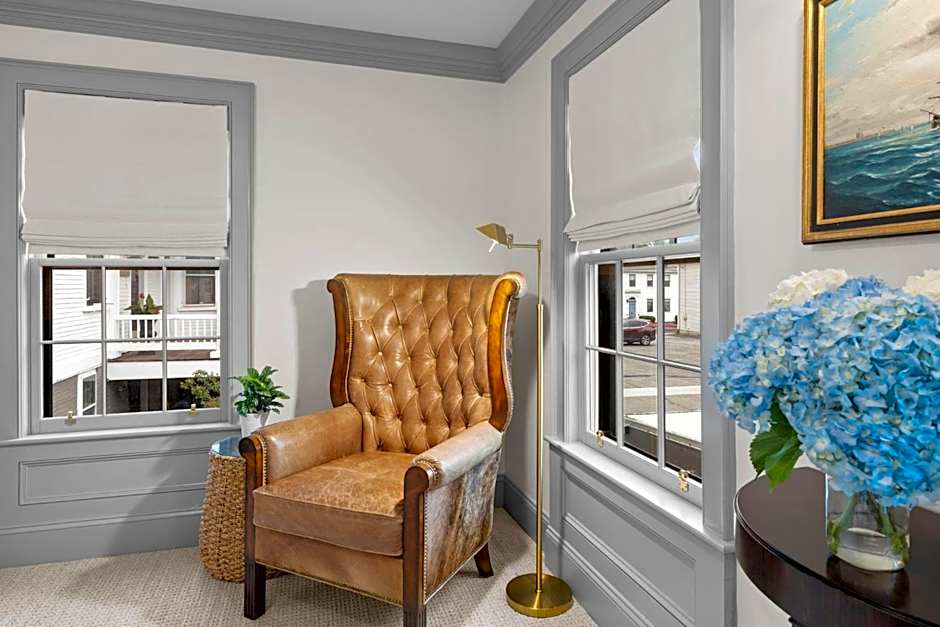 The Davenport Inn