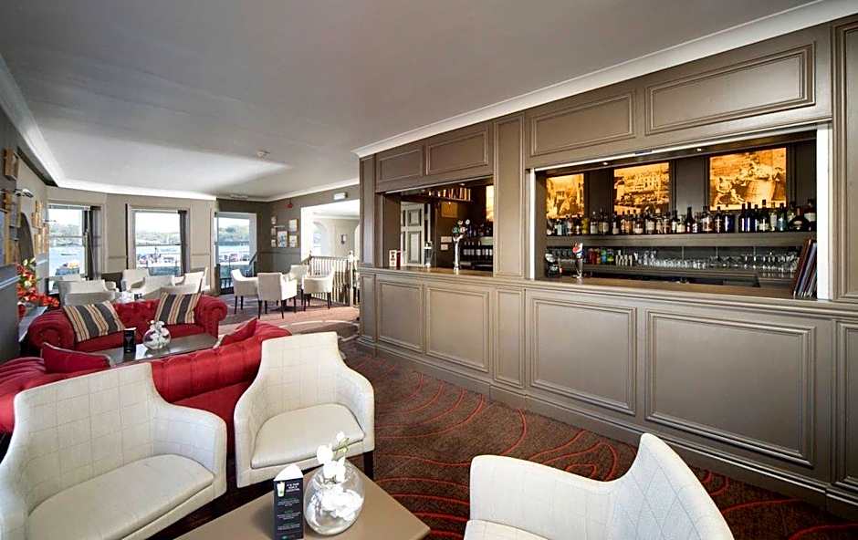 Ship and Castle Hotel