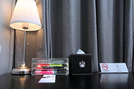 Standard Queen Room