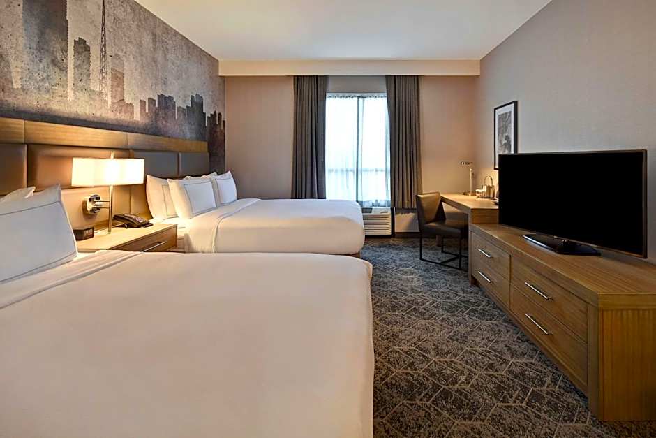 DoubleTree by Hilton St. Louis-Airport