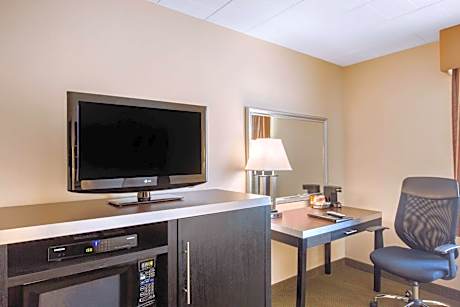 Standard Queen Room with Two Queen Beds - Non-Smoking