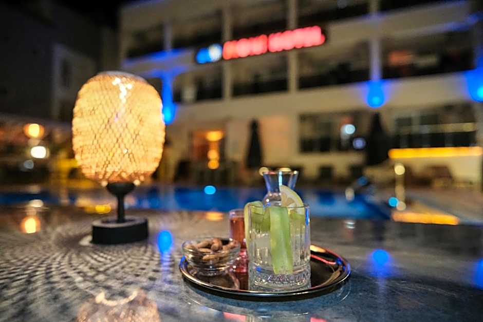 Moni Hotel