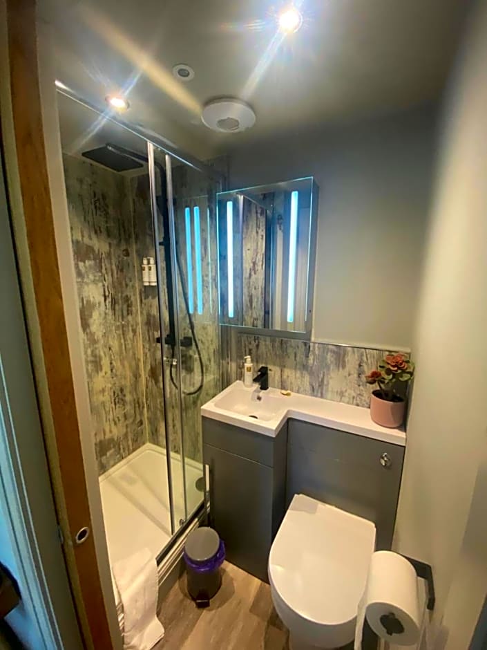 The Hive at Poppi-Red