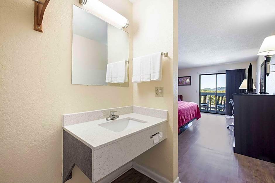 Econo Lodge - Waynesville