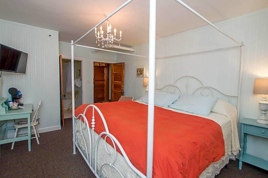 Terrace Inn and 1911 Restaurant