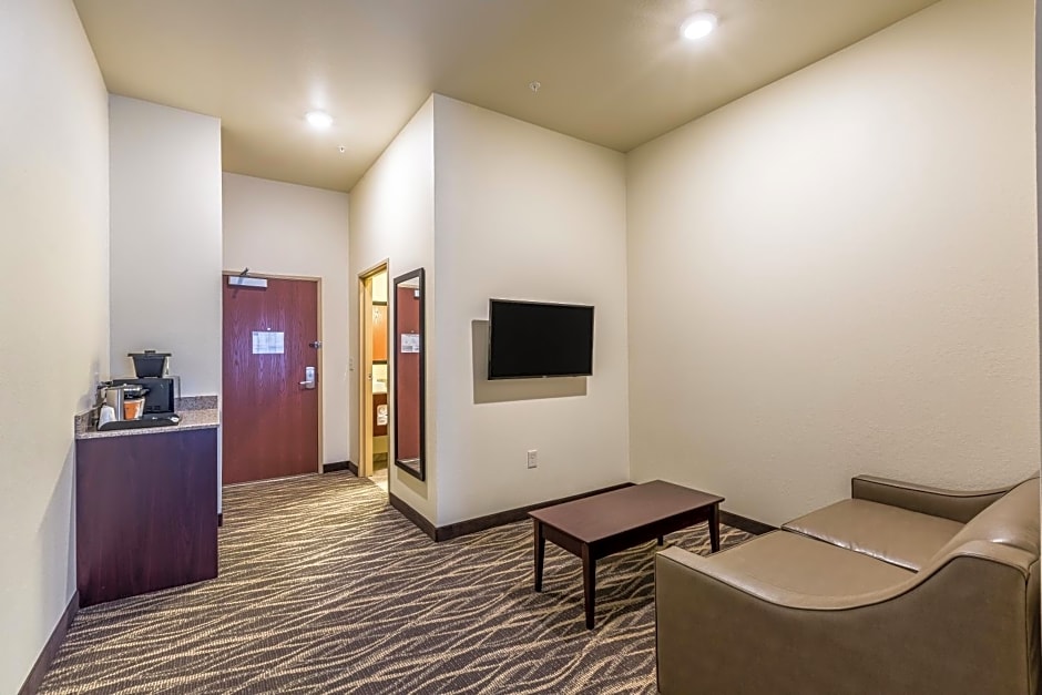 Cobblestone Hotel & Suites - Stevens Point