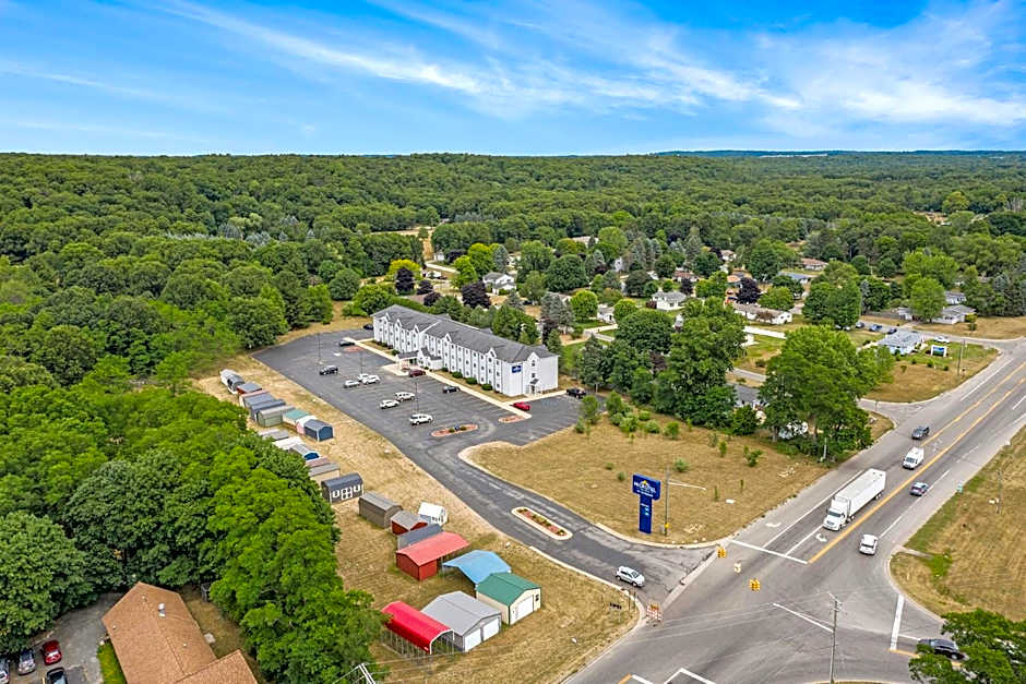 Microtel Inn & Suites by Wyndham Manistee