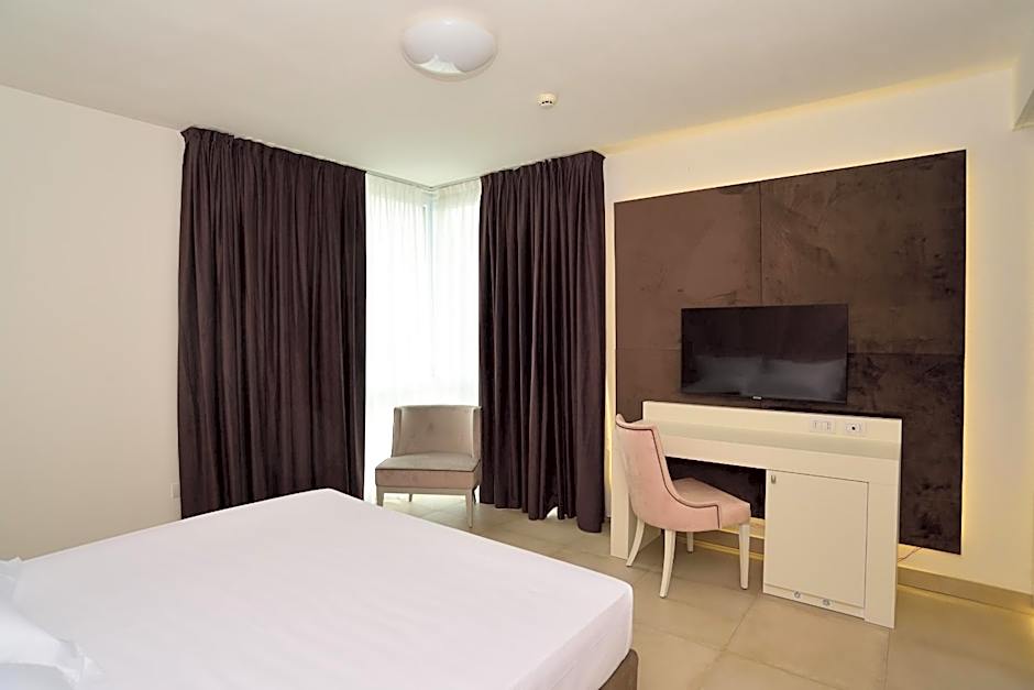 M2 Hotel