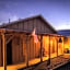 -Pet Friendly- Miners Cabin #5 -Two Double Beds - Private Balcony