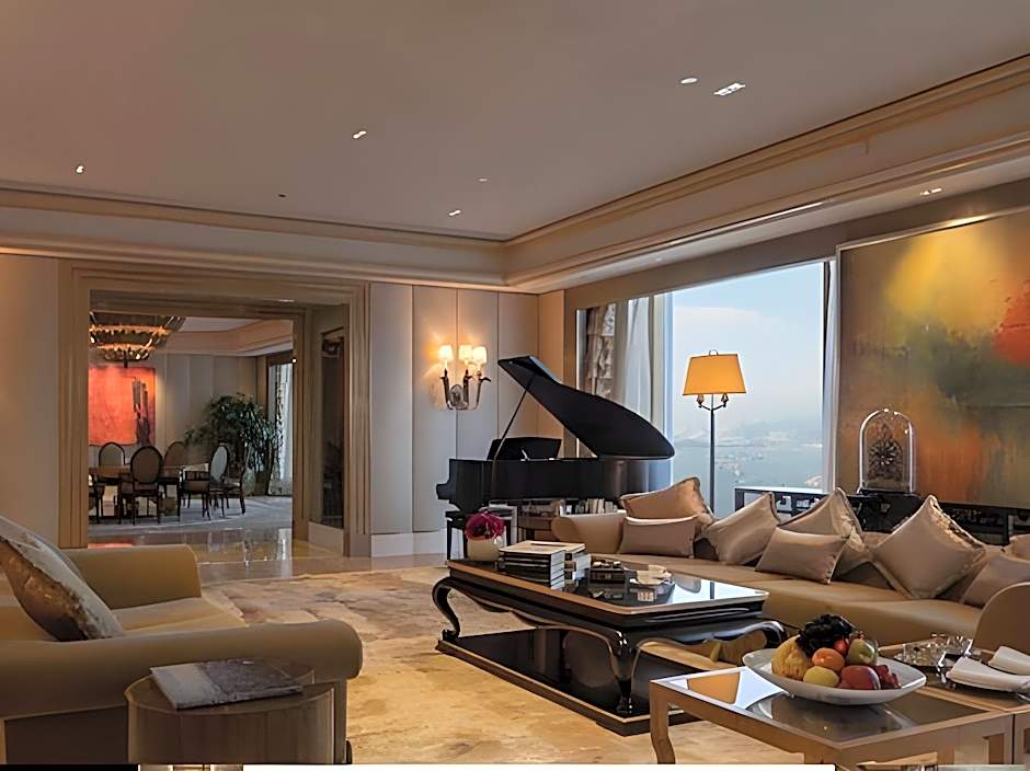 Four Seasons Hotel Hong Kong