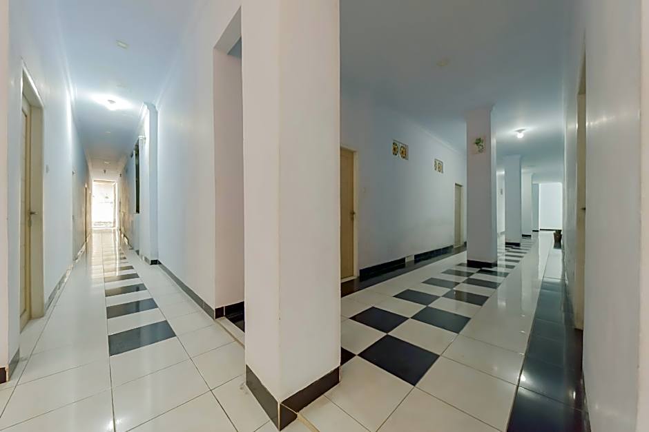RedDoorz Syariah near Ramayana Mall Tarakan