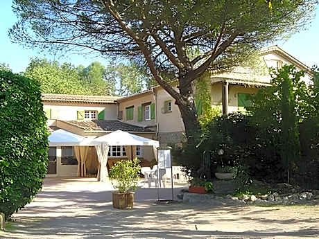 Logis Hotels La Bastide des Golfs