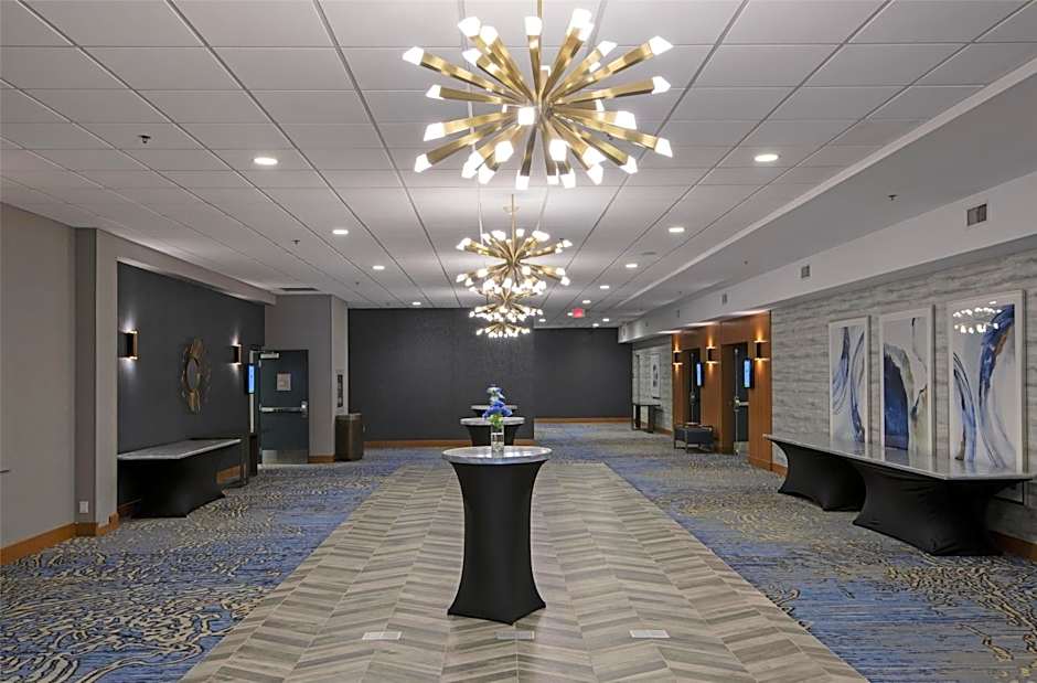 DoubleTree by Hilton West Edmonton