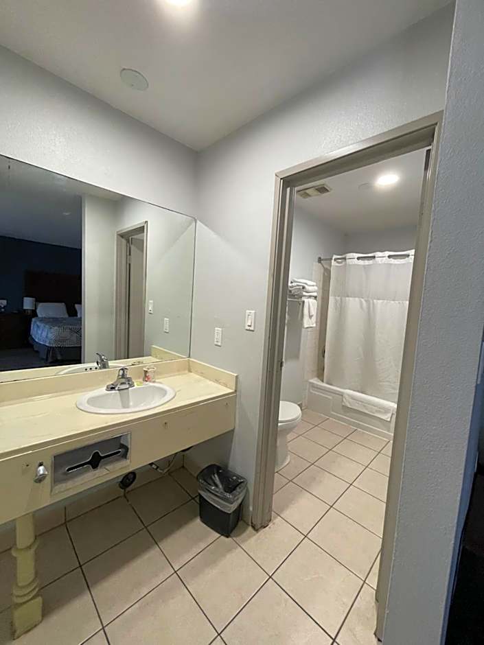 Portside Inn & suites