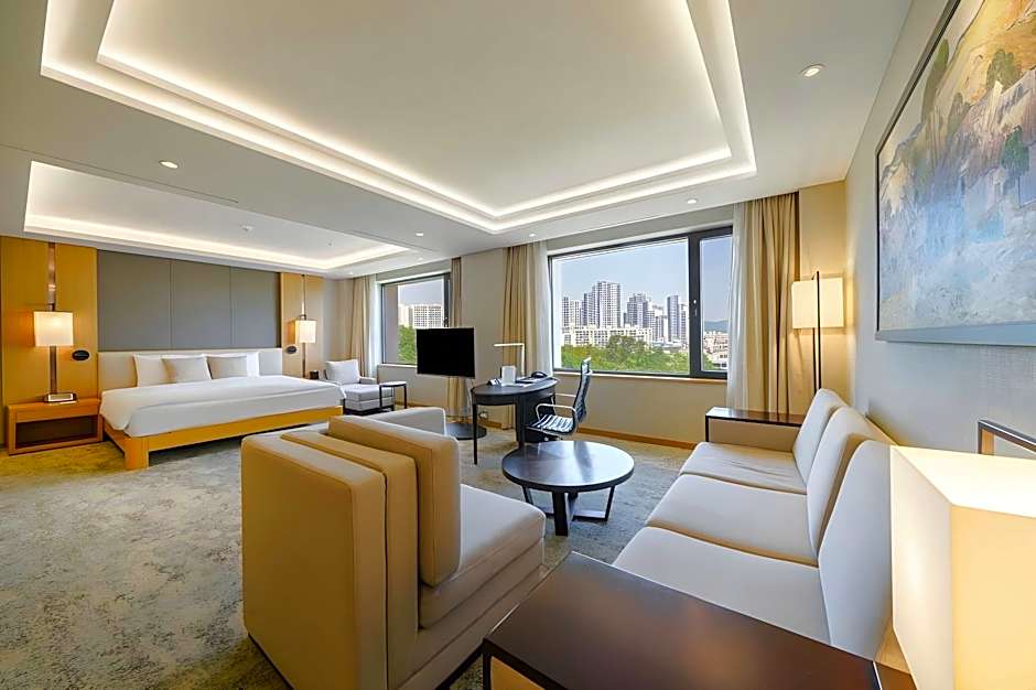 Hotel Hyundai by Lahan Ulsan