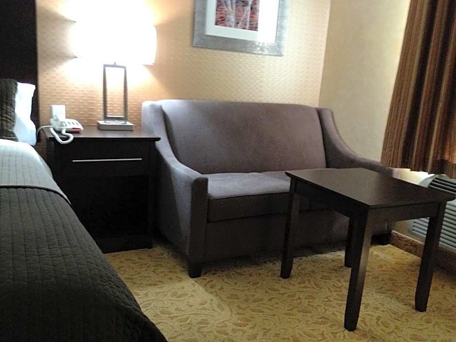 Mississauga Gate Inn