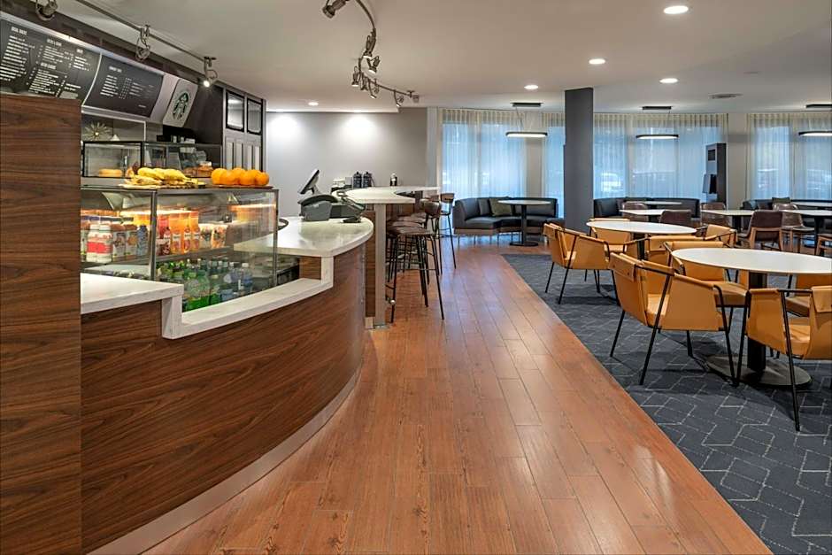 Courtyard by Marriott Providence Lincoln
