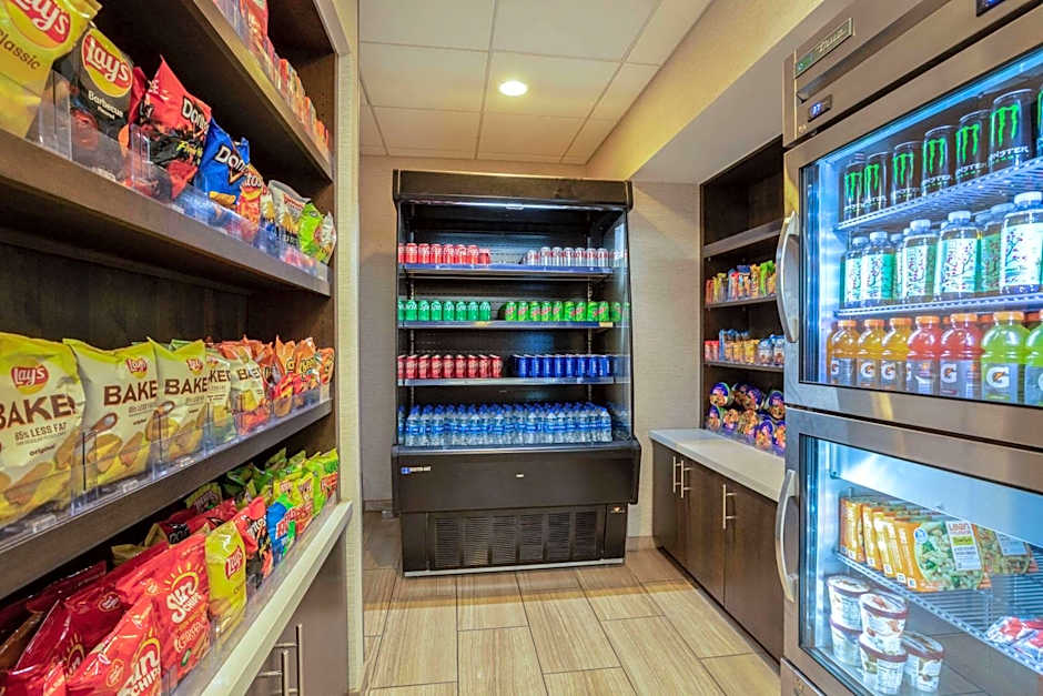 Days Inn & Suites by Wyndham Denver International Airport