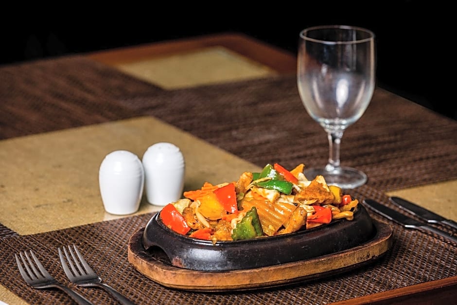 Kandy City Hotel by Earl's