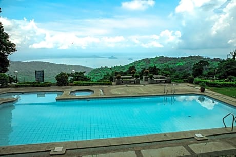 Days Hotel by Wyndham Tagaytay