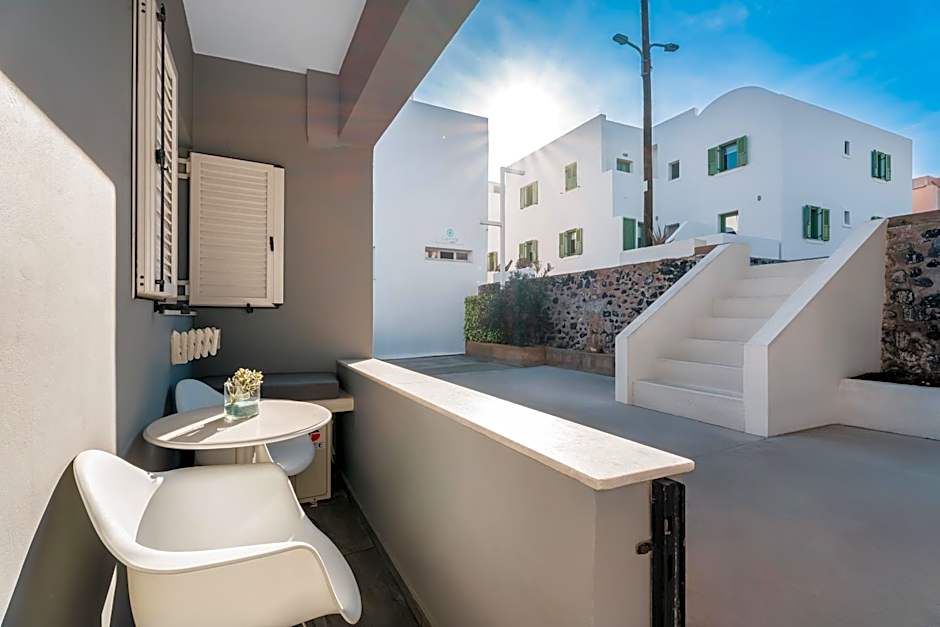 Oasis Suites Fira